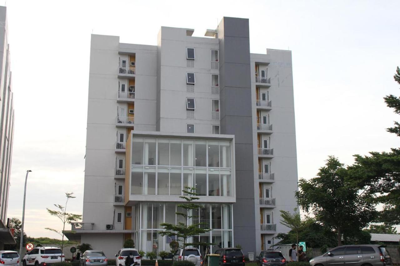 Barata Hotel Near Bandara Soekarno Hatta Tangerang Exterior foto