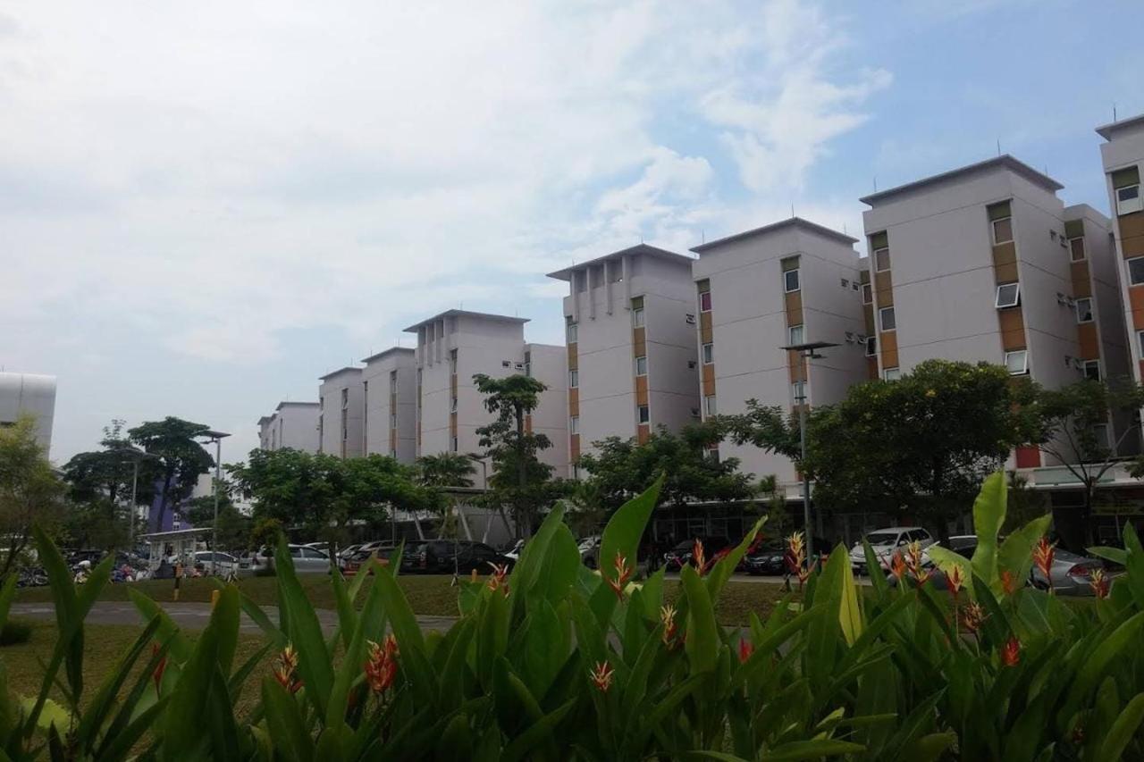 Barata Hotel Near Bandara Soekarno Hatta Tangerang Exterior foto